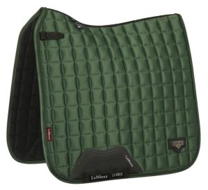 LeMieux Schabracke LM Loire Classic Satin Dressage Square Dressurschabracke Hunter Green L / Warmblut | kavalio - für mich und mein Pferd